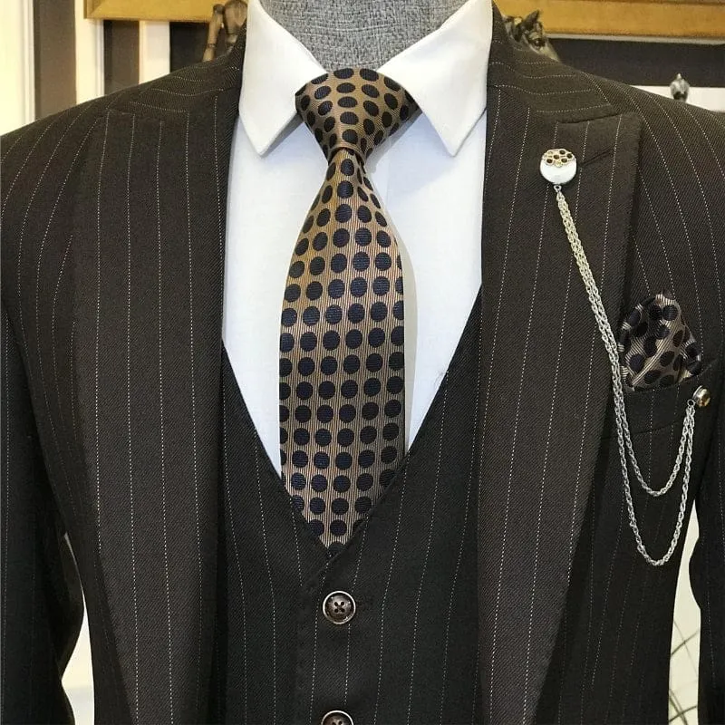 Brown Peaked Lapel Three Pieces Striped Business Suits Formal Wedding Groomsmen Suit