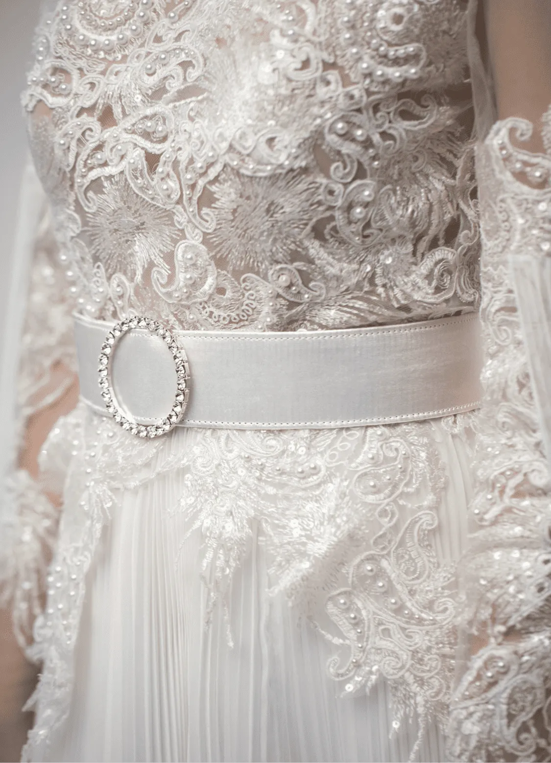 Elegant cape sleeves embellished party dress