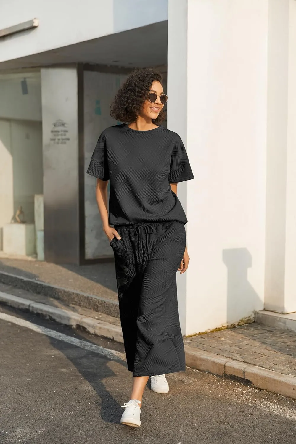 Women 2 Piece Outfits Sweatsuits Summer Lounge Set Casual Short Sleeve Pullover Tops And Drawstring Wide Leg Pants